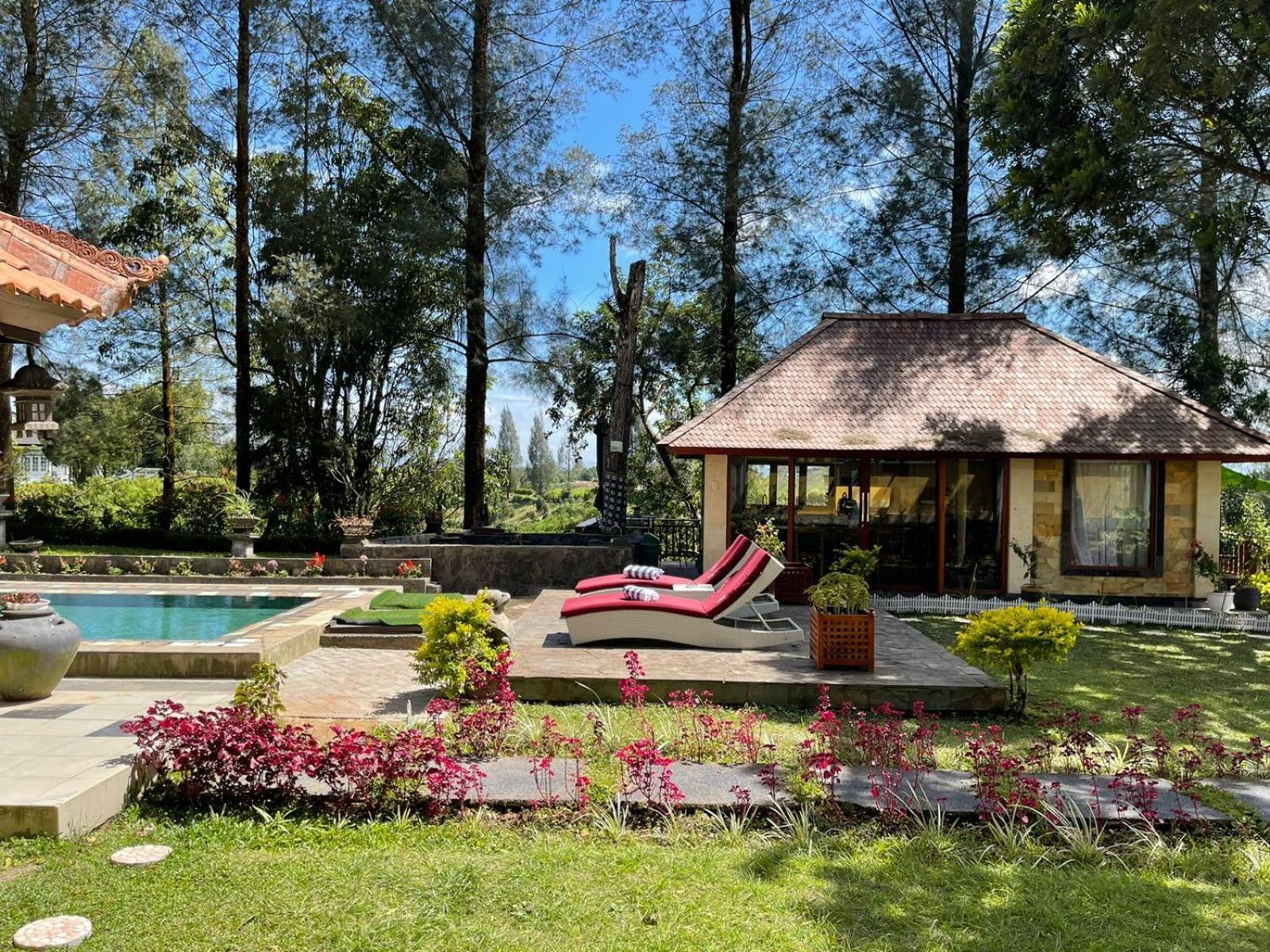 Balinese Villa In Berastagi Exterior foto